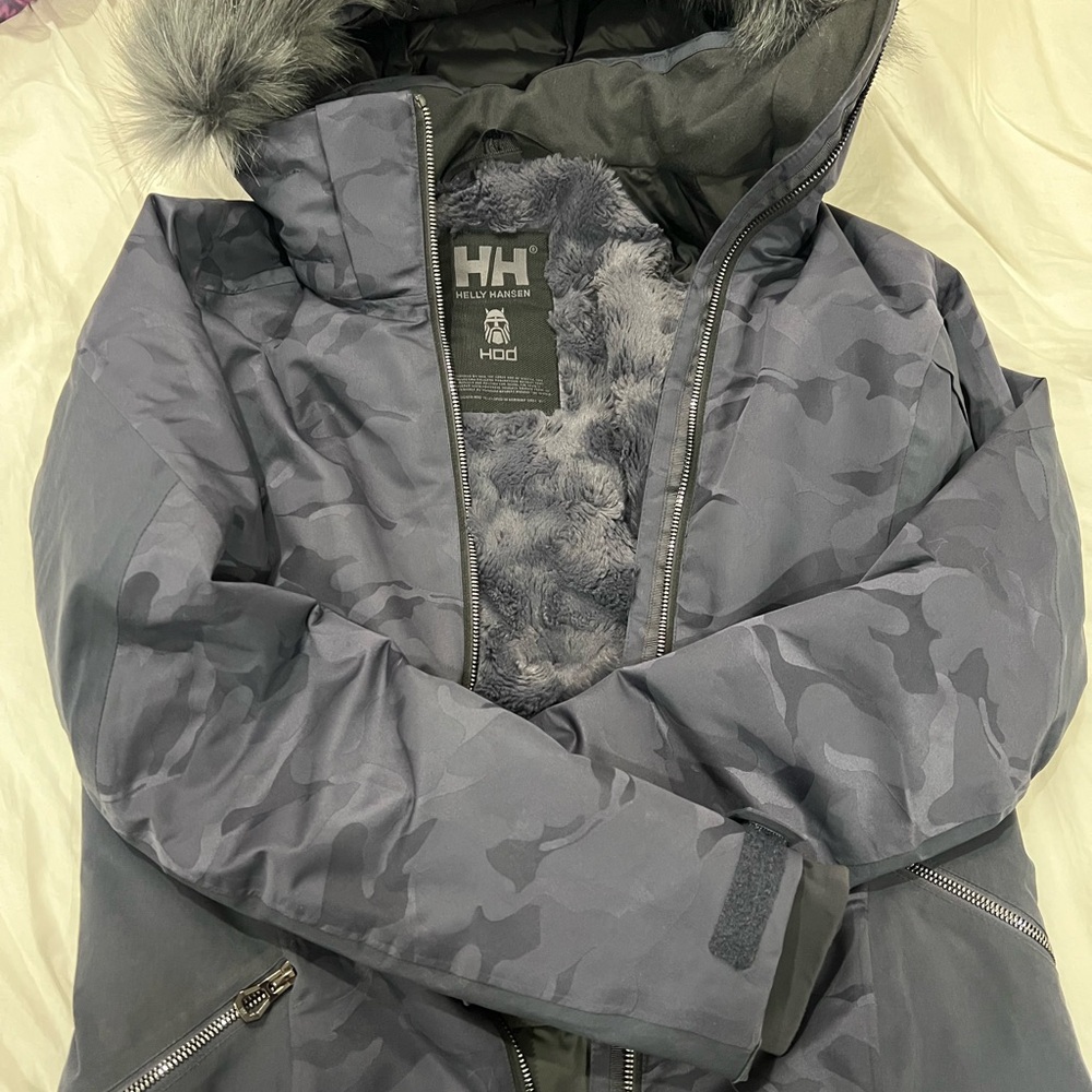 Helly Hansen Jacket - image 4